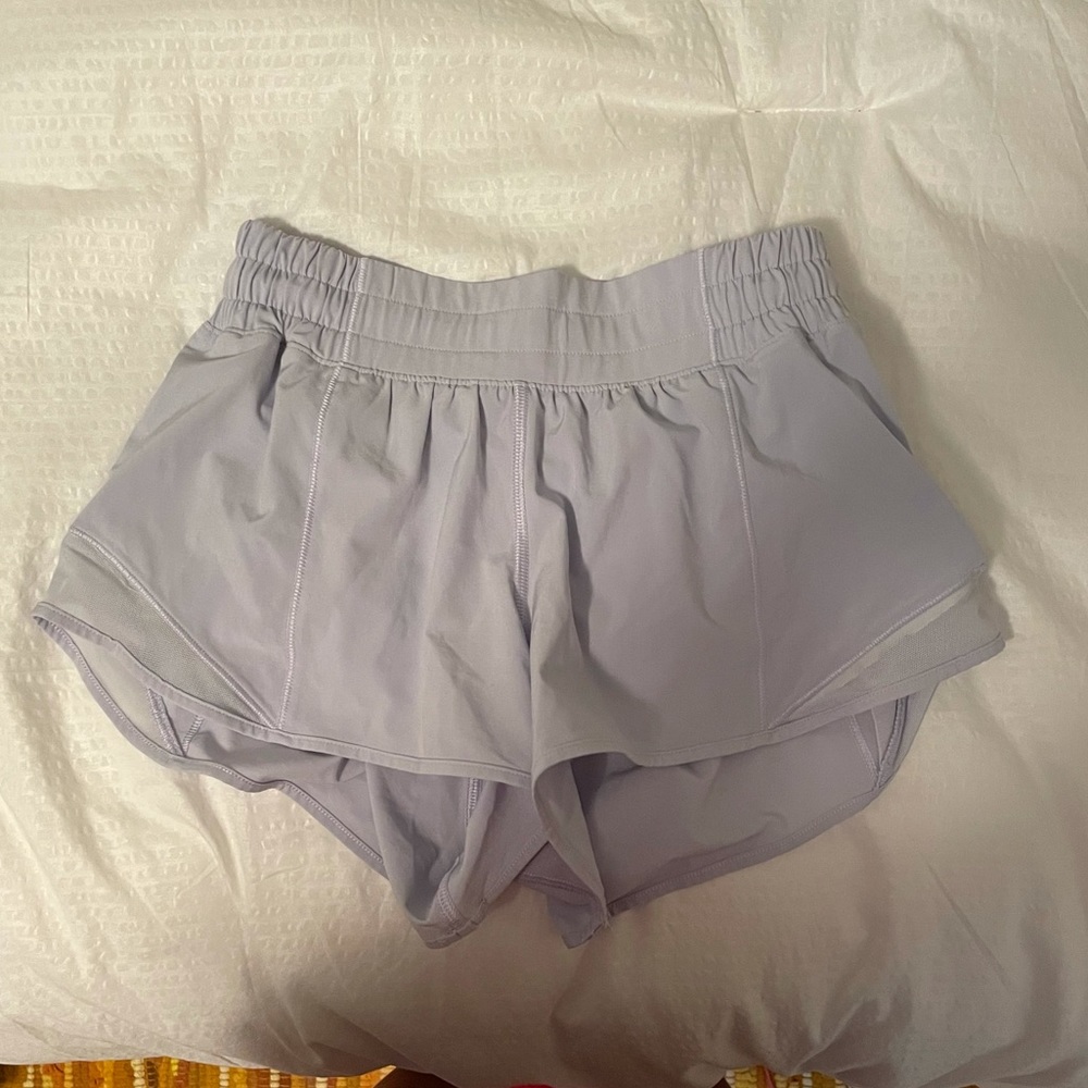 lululemon faint lavender hotty hot short 2.5”